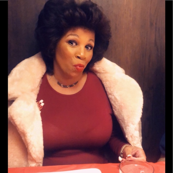 Meet your Posher, Christine - Picture 3 of 8